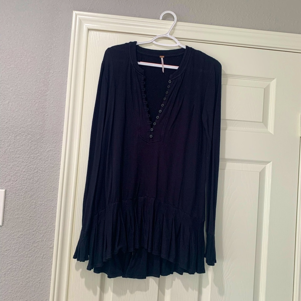 Black oversized long sleeve shirt